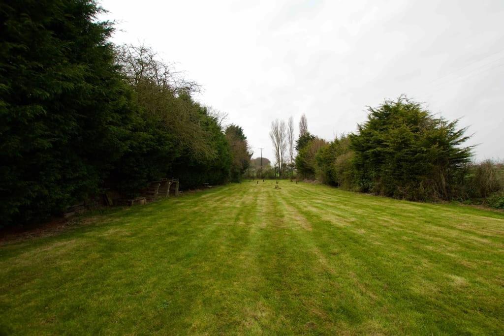 Spacious 5 Bed In The Countryside, Close To Frinton-On-Sea Kirby Cross Kültér fotó