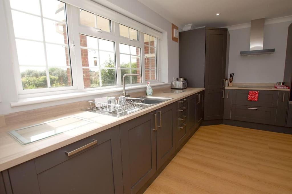 Spacious 5 Bed In The Countryside, Close To Frinton-On-Sea Kirby Cross Kültér fotó