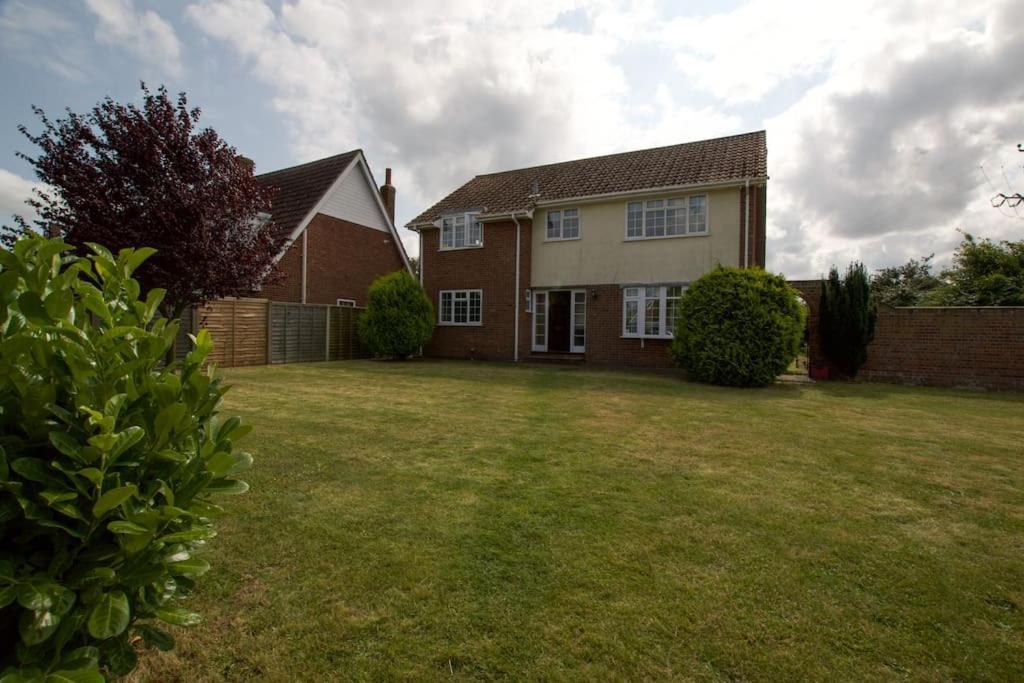 Spacious 5 Bed In The Countryside, Close To Frinton-On-Sea Kirby Cross Kültér fotó
